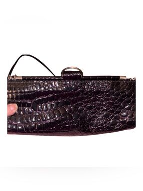 Elegant Black Crocodile-Embossed Clutch